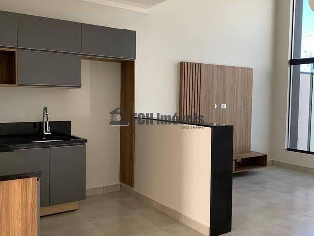#83 - Casa para Venda em Boituva - SP - 2