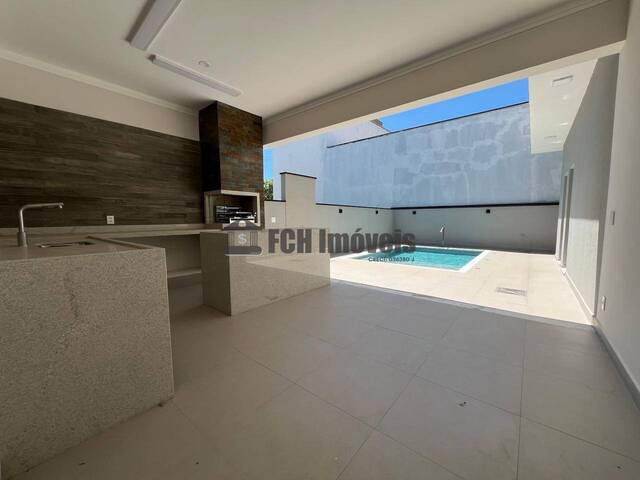 #327 - Casa para Venda em Porto Feliz - SP - 1